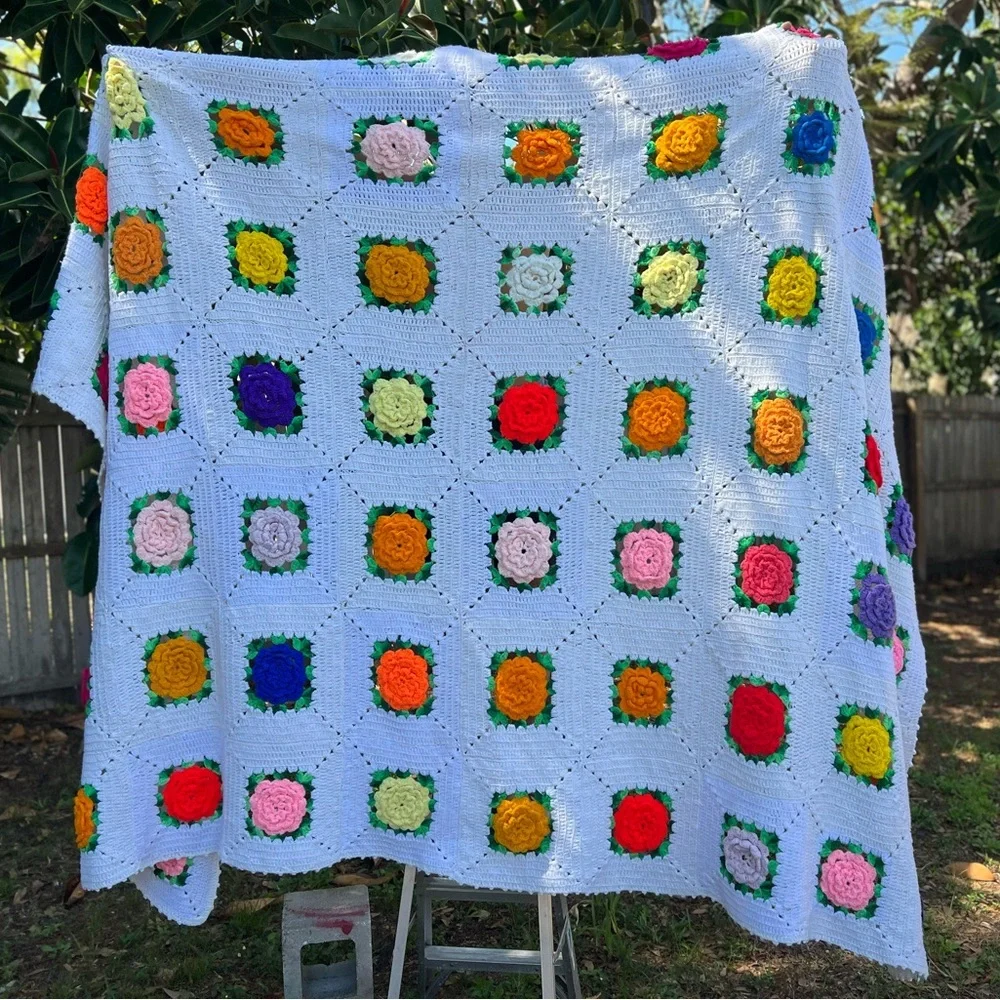Vintage Handmade Crochet Granny Square Flower Blanket White 3D Roses Throw